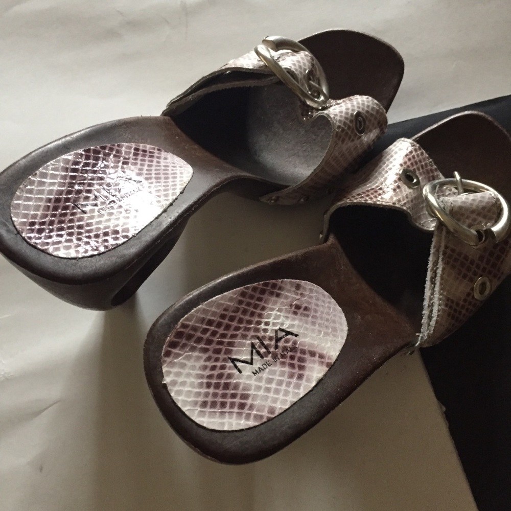 NWOT Mia mule sandals - Picture 6 of 6